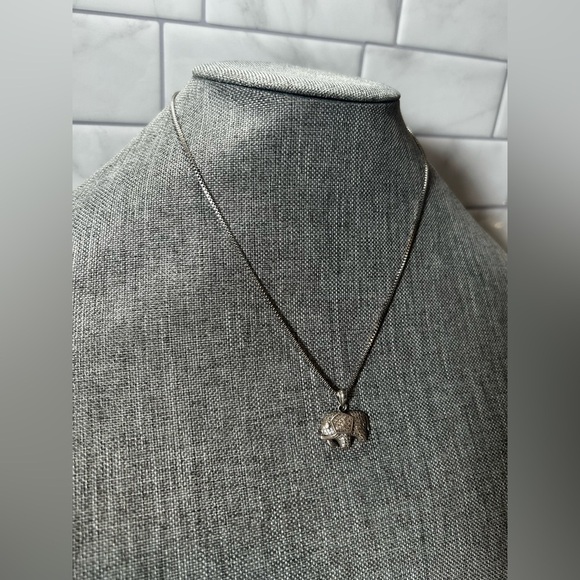 925 Sterling Silver Marcasite Asian Elephant Pendant and Chain - Picture 3 of 12